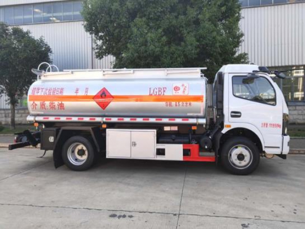 國六8噸東風加油車